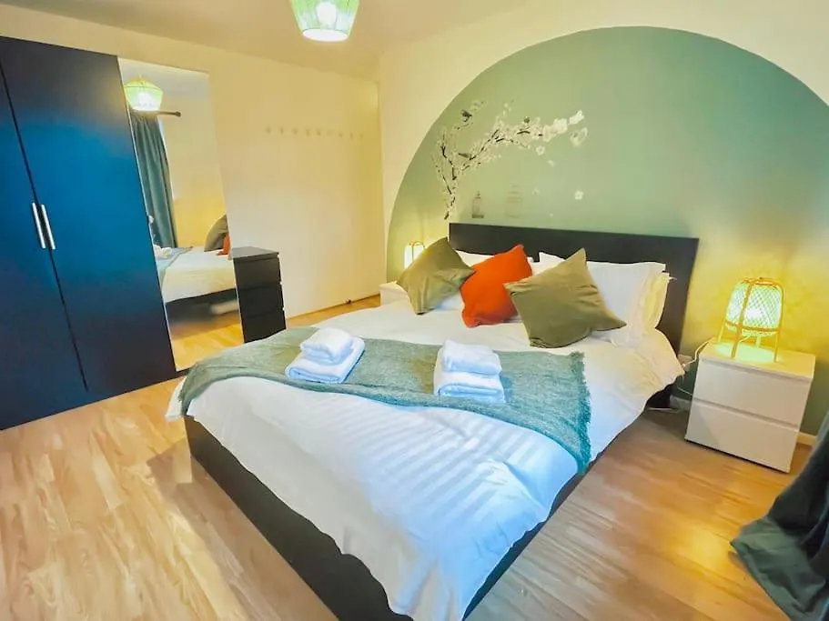 20% Monthly Stays - 3 Bedrooms @ Homevy Leeds Beeston Hill