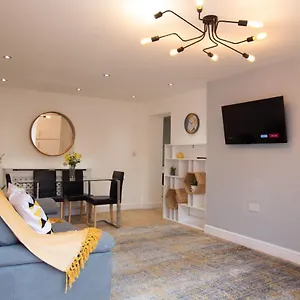 Cityhost - Leeds Apartment