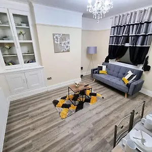 *6r* Setup For Your Amazing & Relaxed + Free Parking + Free Fast Wifi * Holiday home